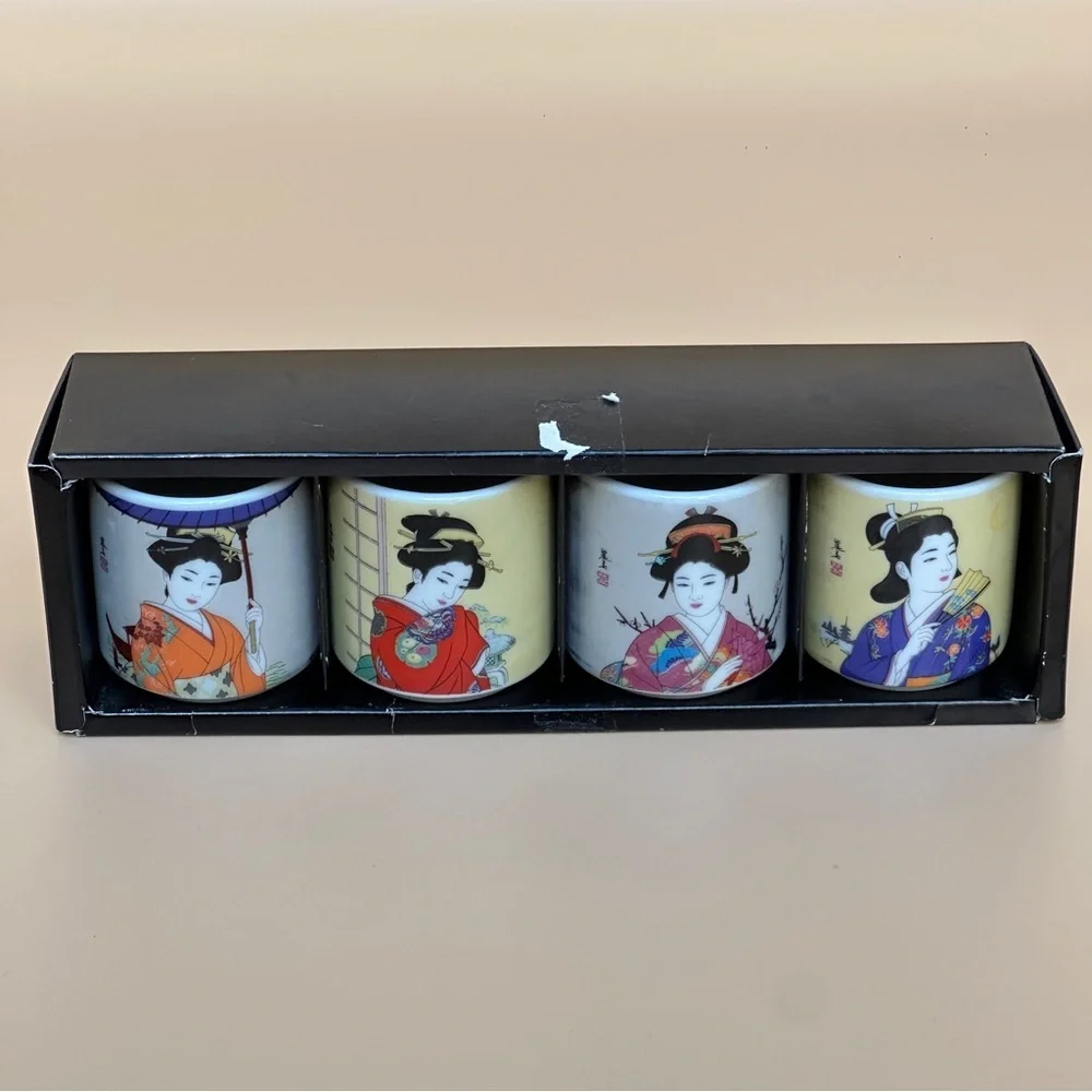 Japanese Geisha Woman In Kimono Sake Tea Cup Set of 4 - Picture 10 of 10